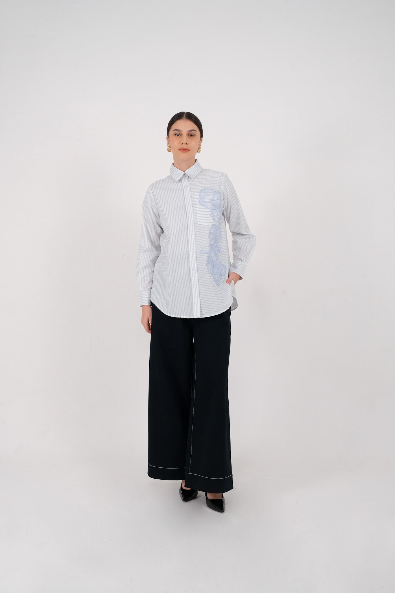 Steline Embroidery Shirt - Light Blue